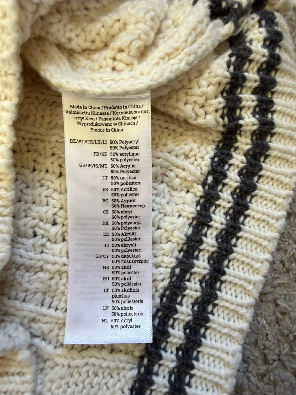 Taylor Swift Folklore Cardigan Sweater Cableknit Cream Gray Silver Stars XL/2XL - Picture 9 of 11